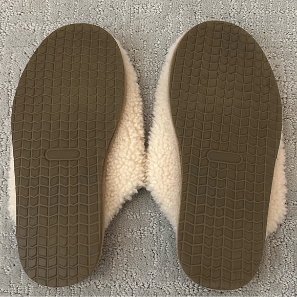 Parachute Slippers - Picture 3 of 4